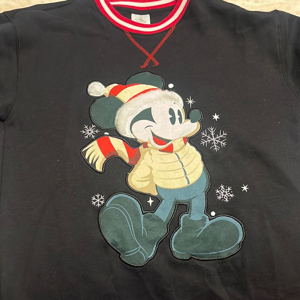 Disney holiday sweater - Picture 1 of 4